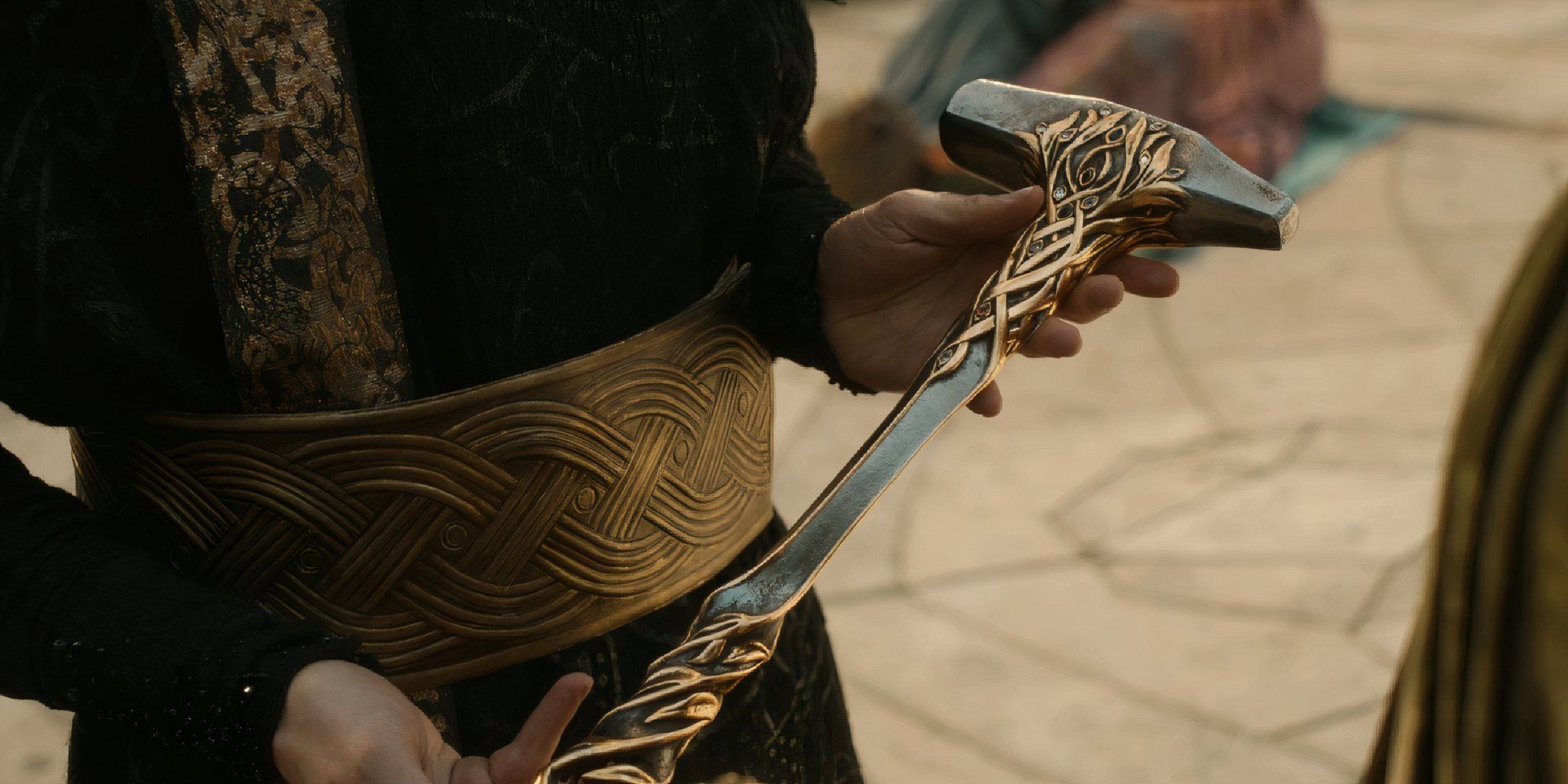 Feanor's hammer in Rings of Power.