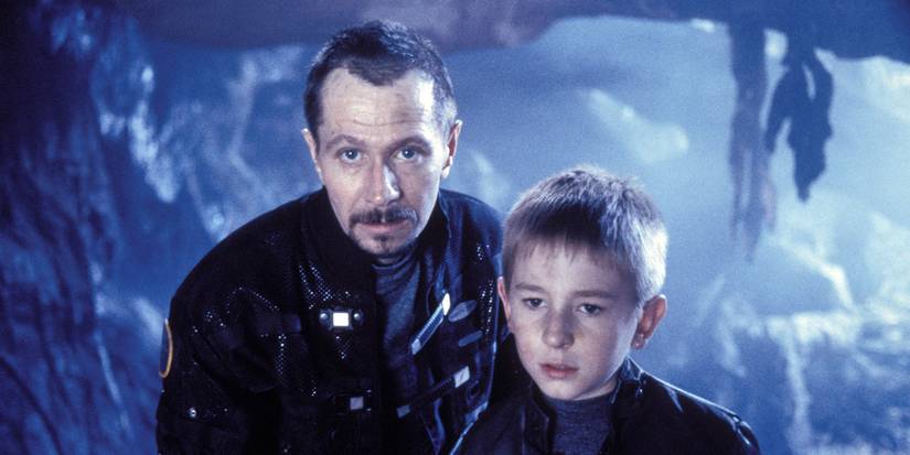 gary oldman and the little boy im Lost In Space (1998)