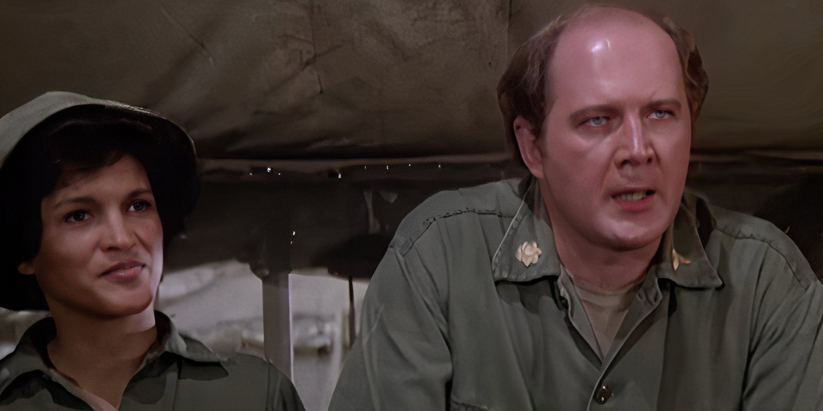 Hawkeye's 15 Best Quotes From MASH, Ranked