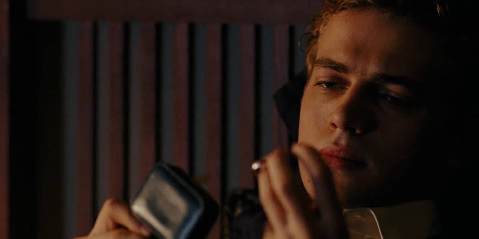 does hayden christensen smoke cigarettes If you're a prettyboy, smoking is the absolute worst thing you can do, in terms of preserving your appearance. : r/trueratediscussions Rarely-seen Star Wars actor Hayden