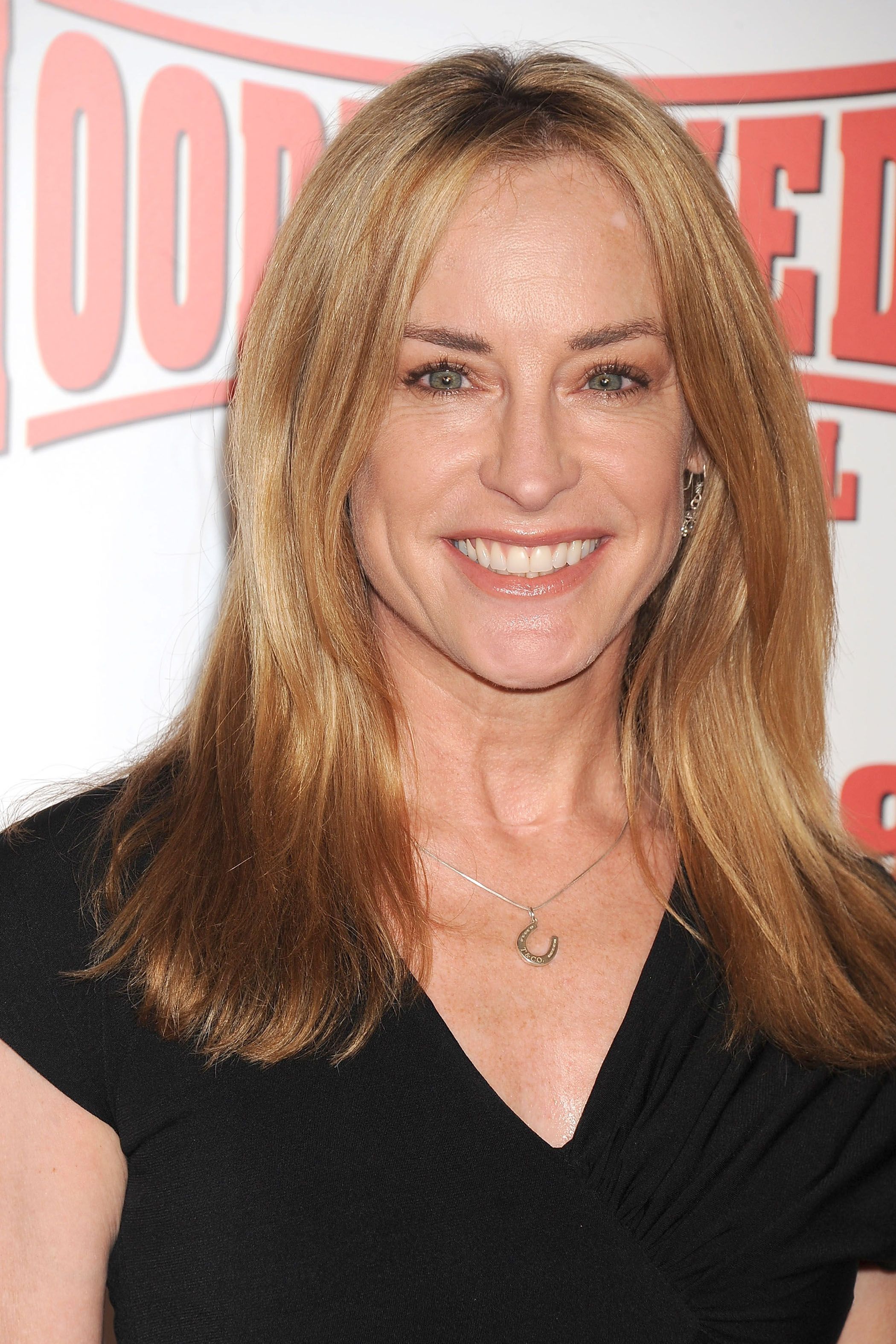 hEADSHOT oF Amanda Wyss