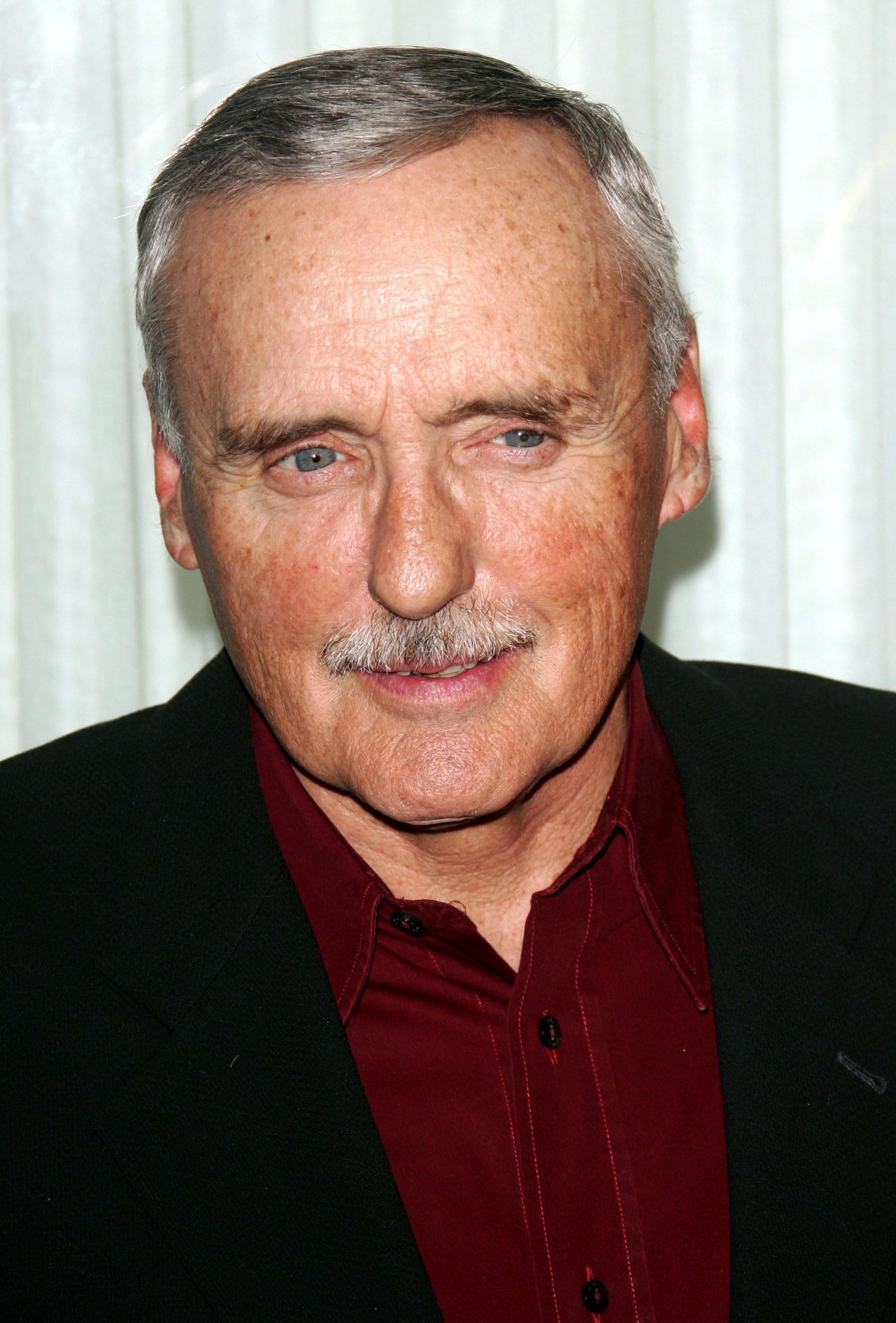 Headshot oF Dennis Hopper