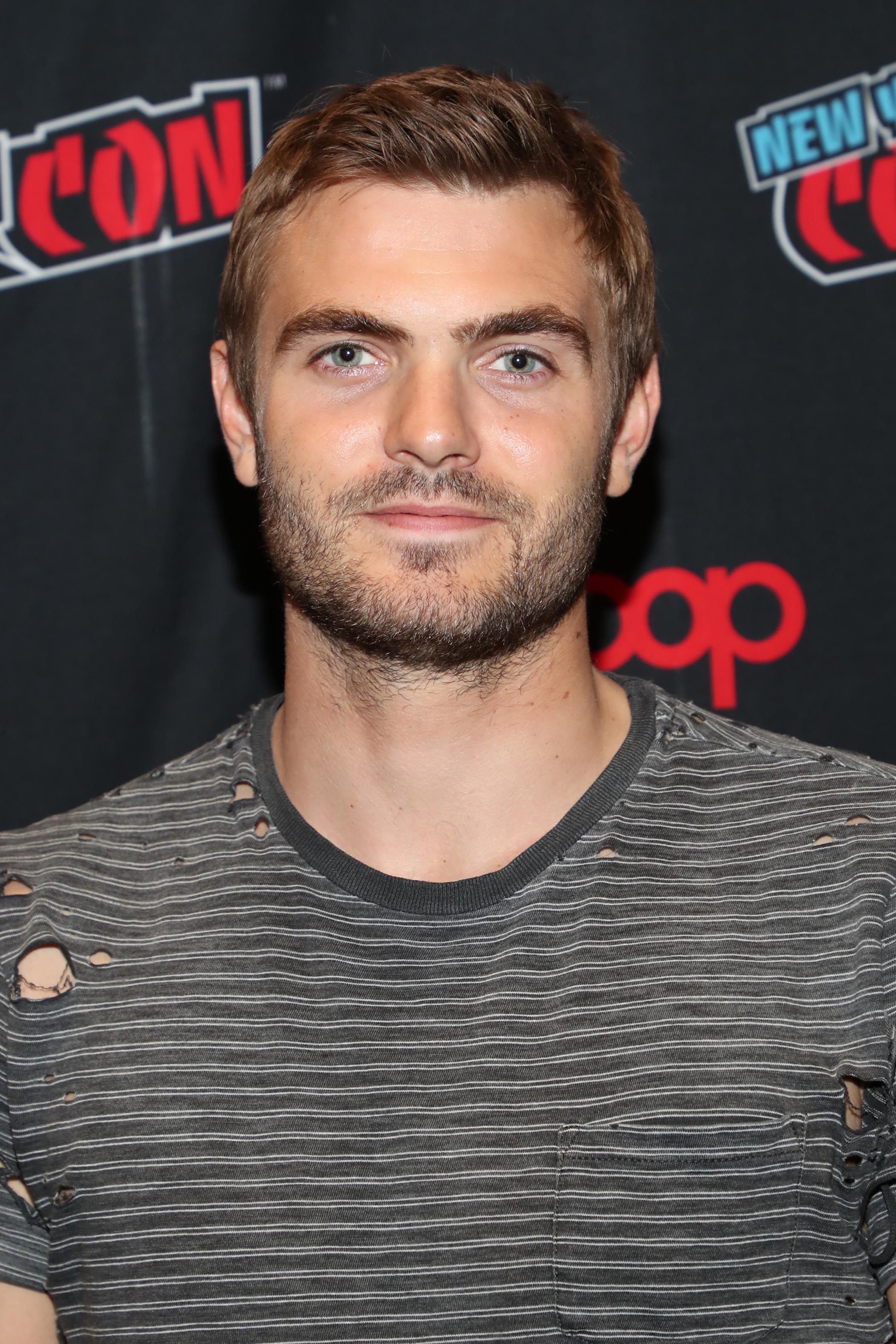Headshot Of Alex Roe