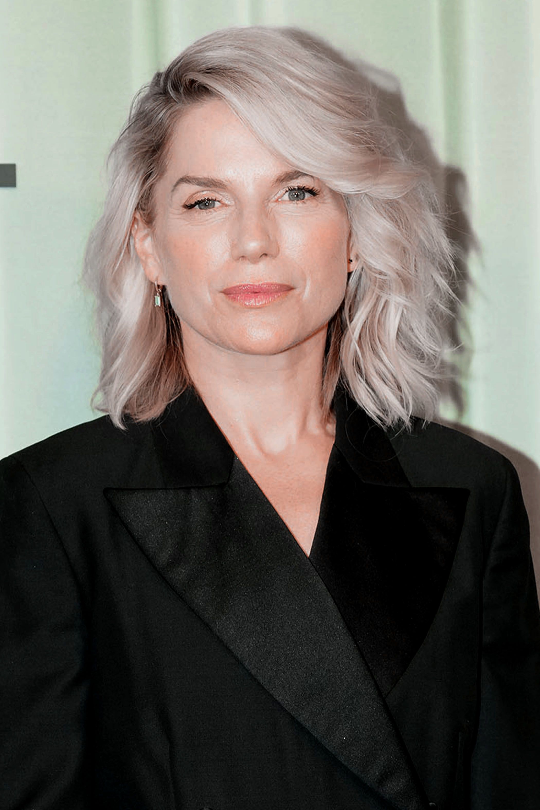 hEADSHOT oF Eva Birthistle