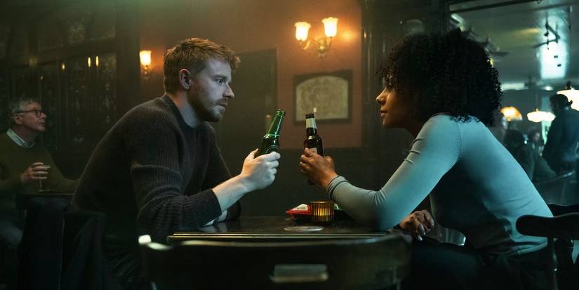Jack Lowden and Rosalind Eleazar at a bar in Slow Horses season 4, ep 1