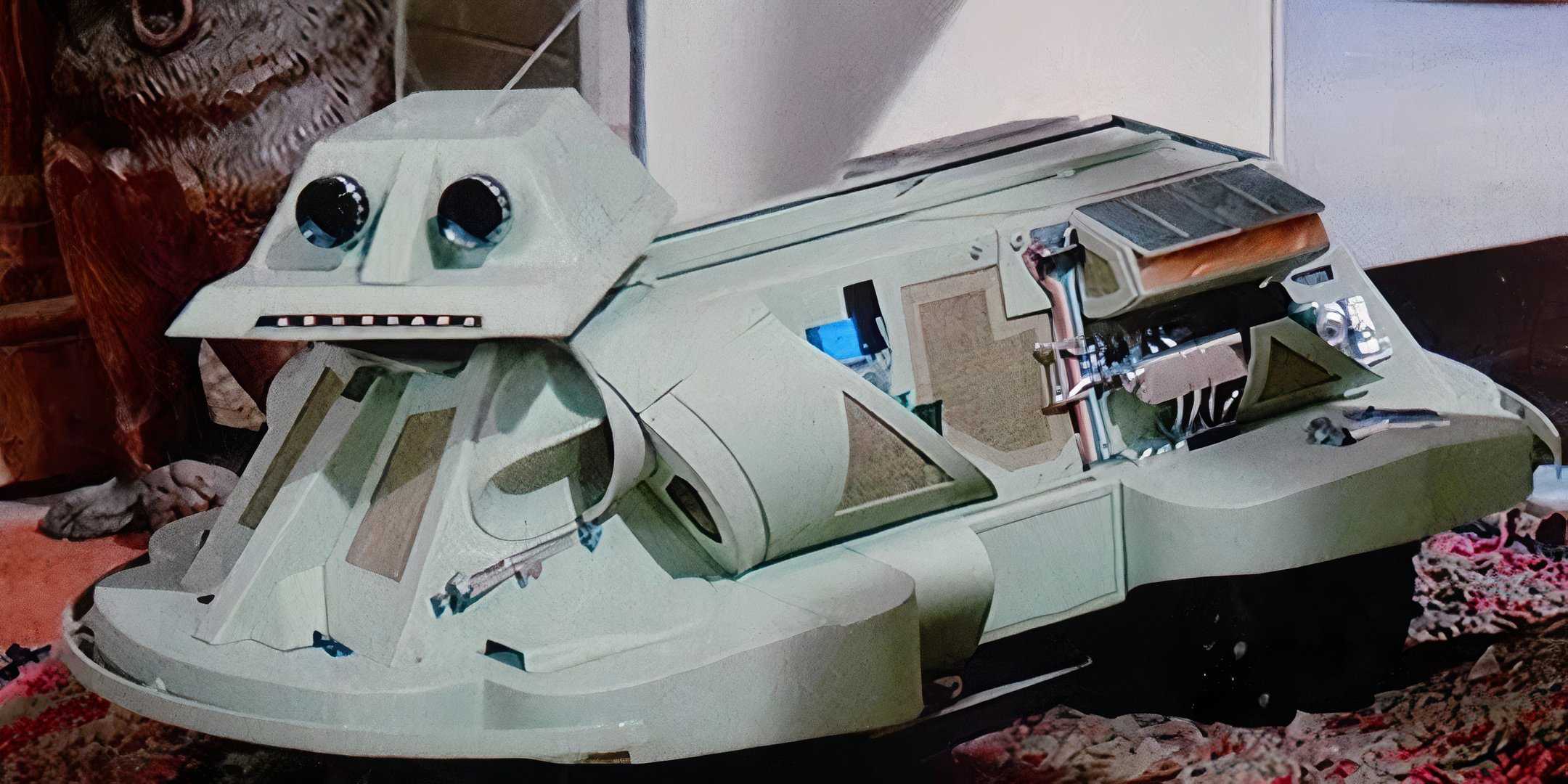 James Bond s 15 Most Ridiculous Gadgets Of All Time james-bond-s-15-most-ridiculous-gadgets-of-all-time