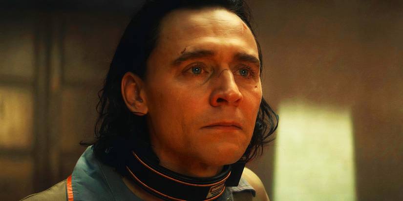 Loki watching Thanos kill him in Loki season 1, episode 1