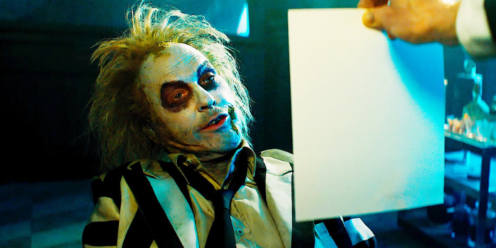 Beetlejuice 2's Shrinkers Call Back To Another Alec Baldwin Classic Movie