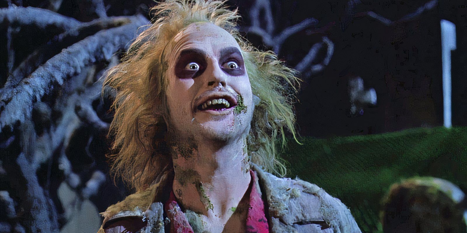 Jeremy de Beetlejuice 2 no es el primer fantasma que se mete con las almas de los vivos