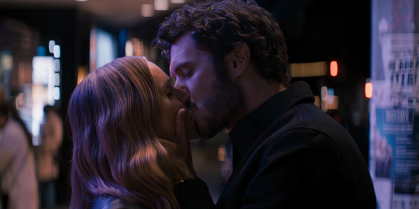 Noah and Joanne kiss in Nobody Wants This