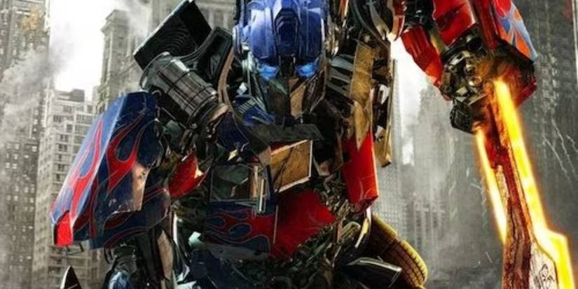 Optimus Prime ready to strike in Transformers Dark of the Moon