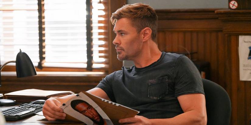 Patrick John Flueger como Adam Ruzek em Chicago PD.