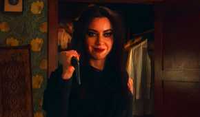 Rio Vidal showing her knife in Agatha All Along