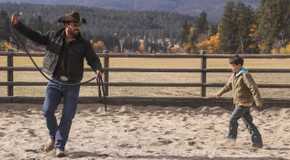 Rip (Cole Hauser) teaching Tate (Brecken Merrill) to lasso in Yellowstone.