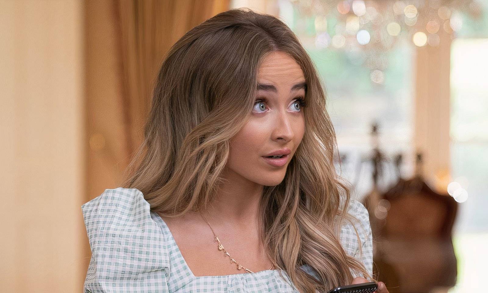 "Have You Ever Tried This One?" The Backlash To Sabrina Carpenter's Live  Shows Is Absolutely Absurd