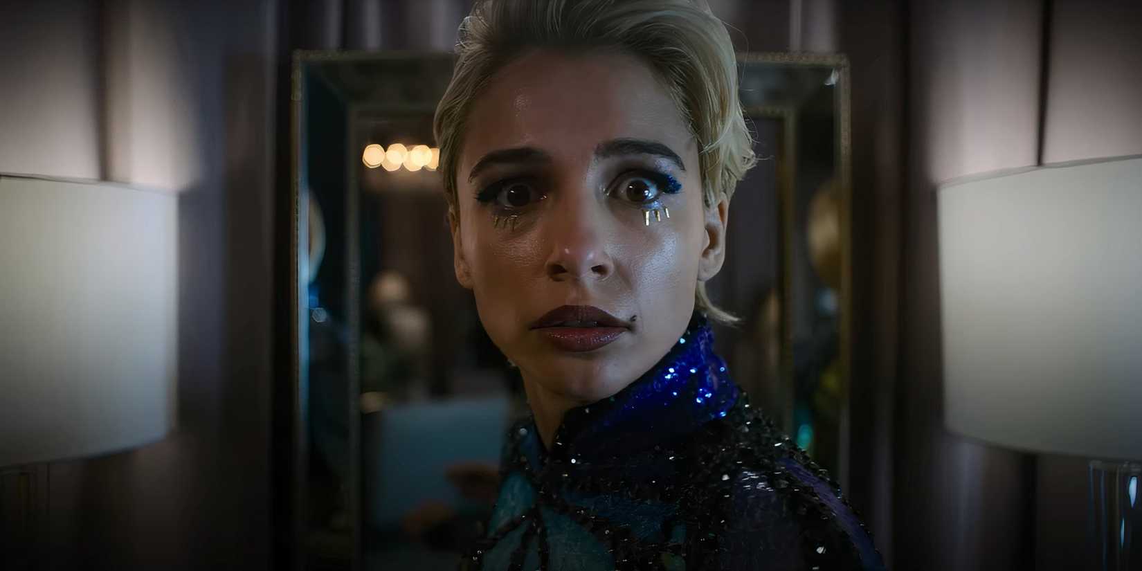 Skye looking back in fear in Smile 2