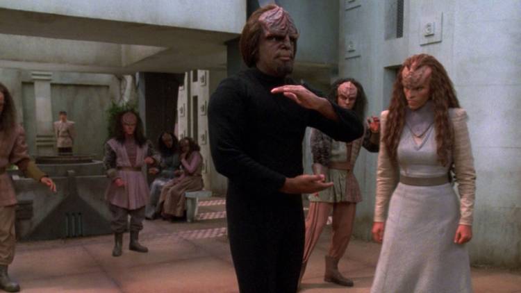 وورف وكلنغون آخرون في ستار تريك: الجيل التالي