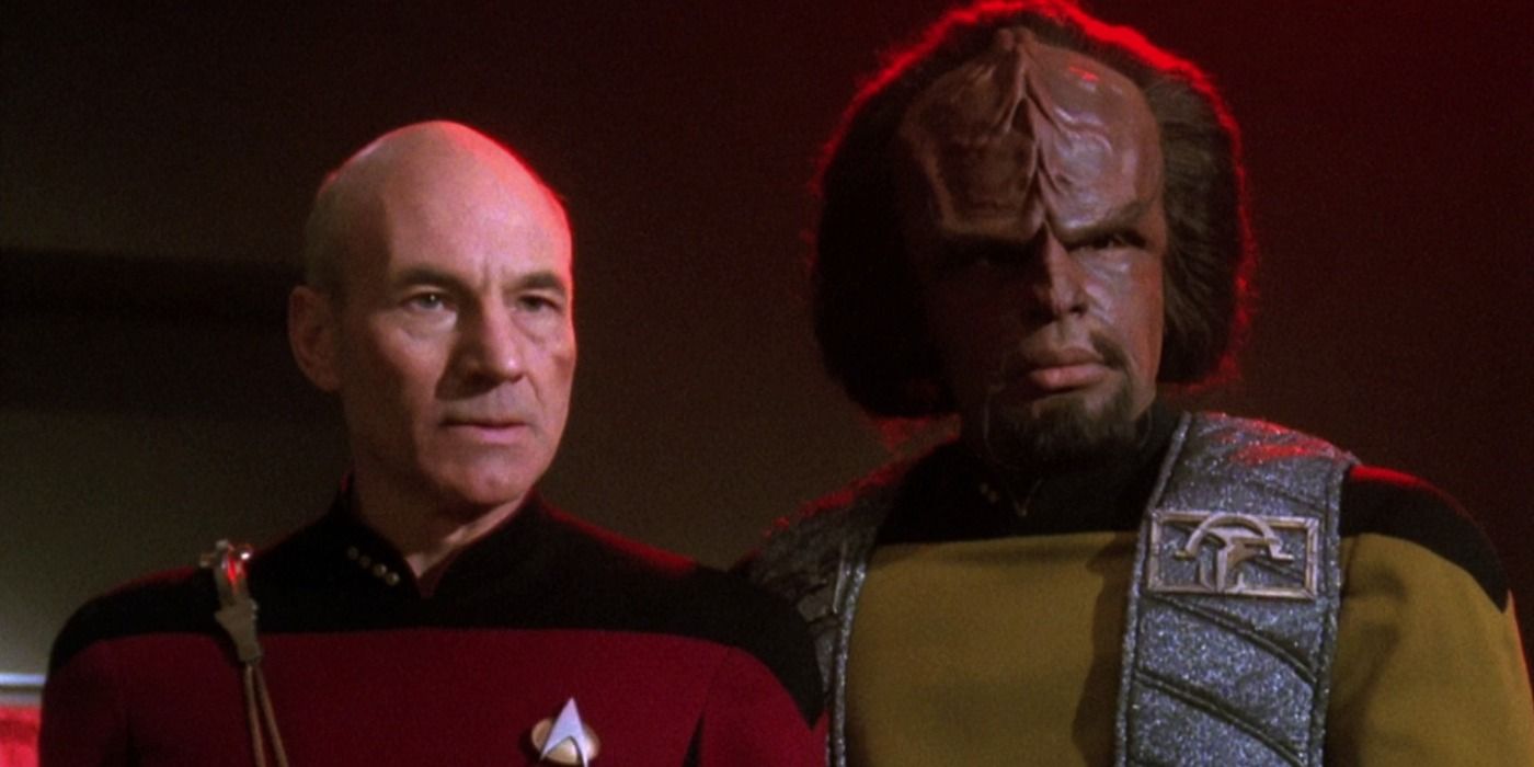 Captain Picard Is Just As Badass As Worf In Star Trek: TNG's First Big Klingon Episode