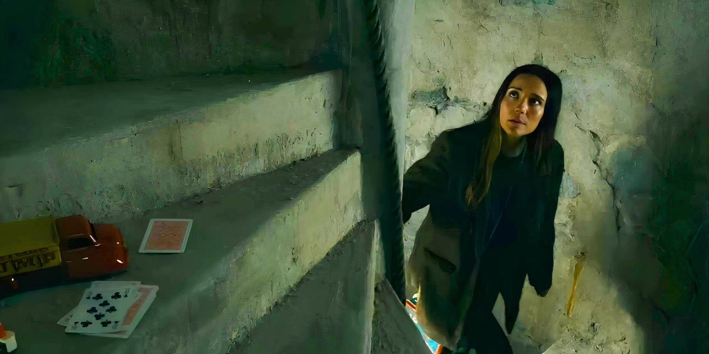 Tabitha walks up the lighthouse steps From season 2's finale