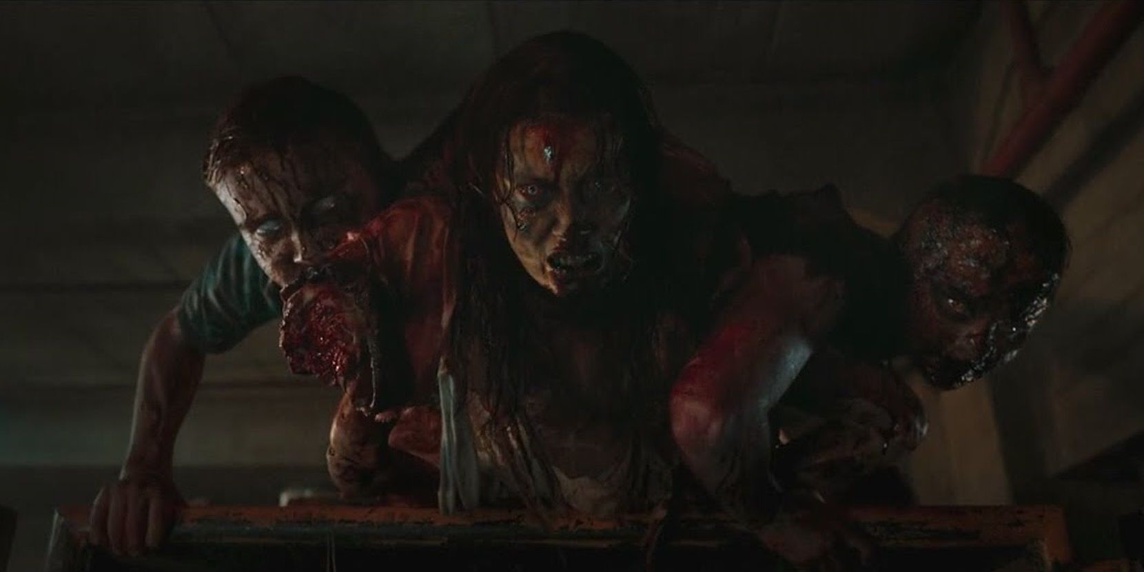 10 duras realidades al volver a ver las películas de Evil Dead