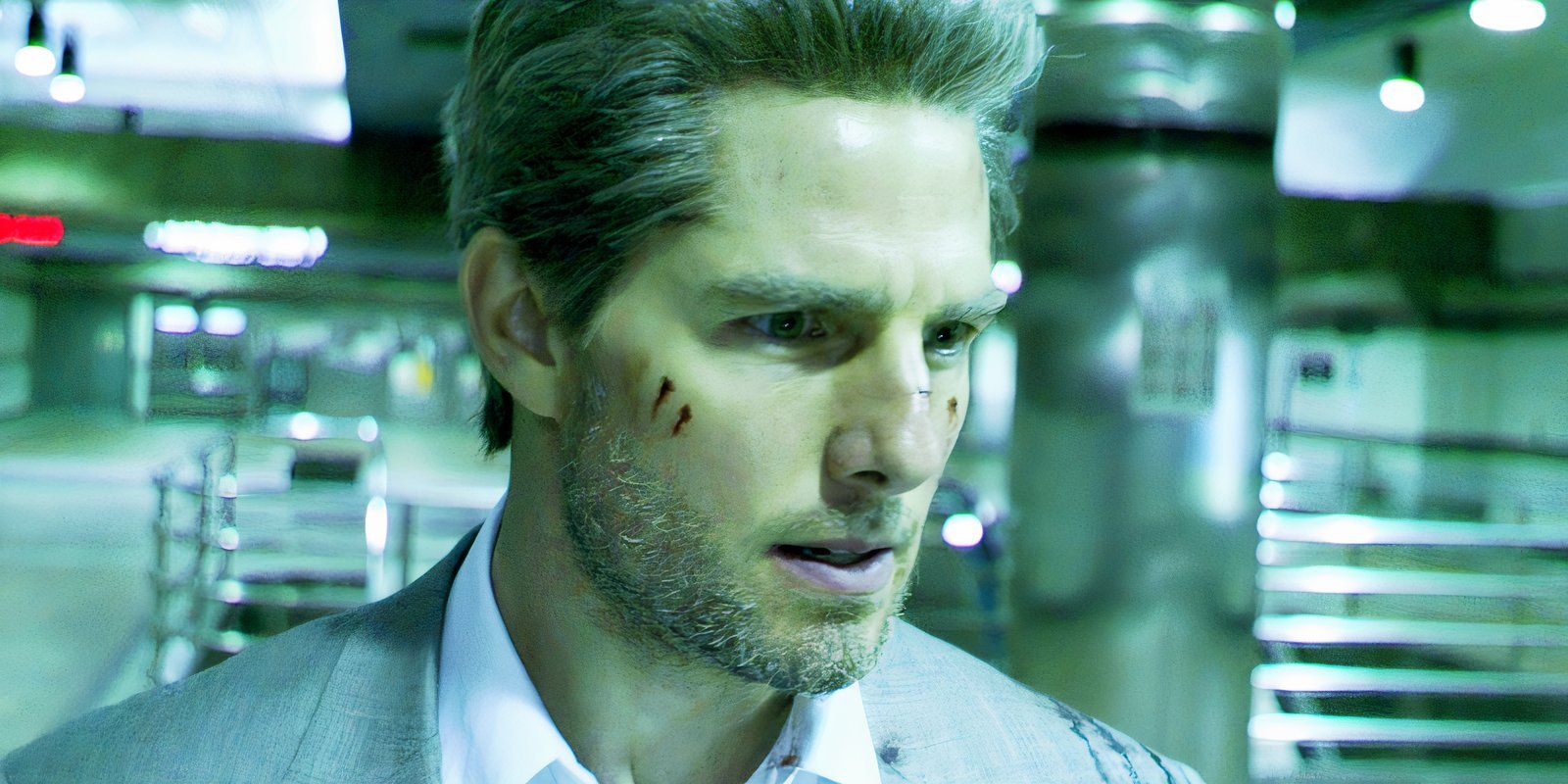 Tom Cruise looking sinister as Vincent in Collateral