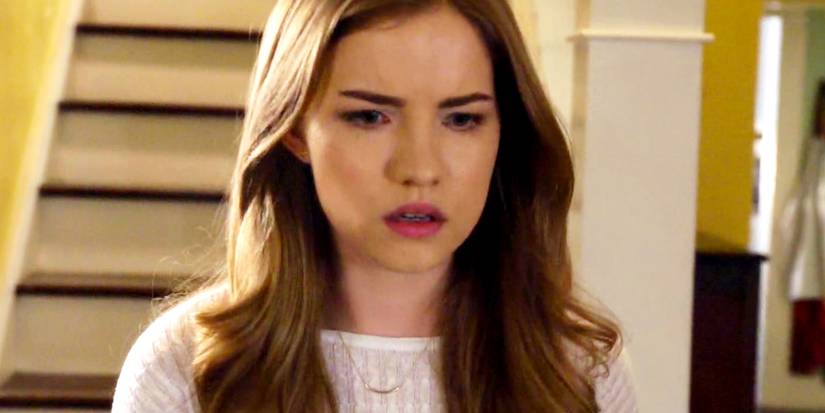 Willa Fitzgerald as Emma Looking Concerned in Scream The TV Series