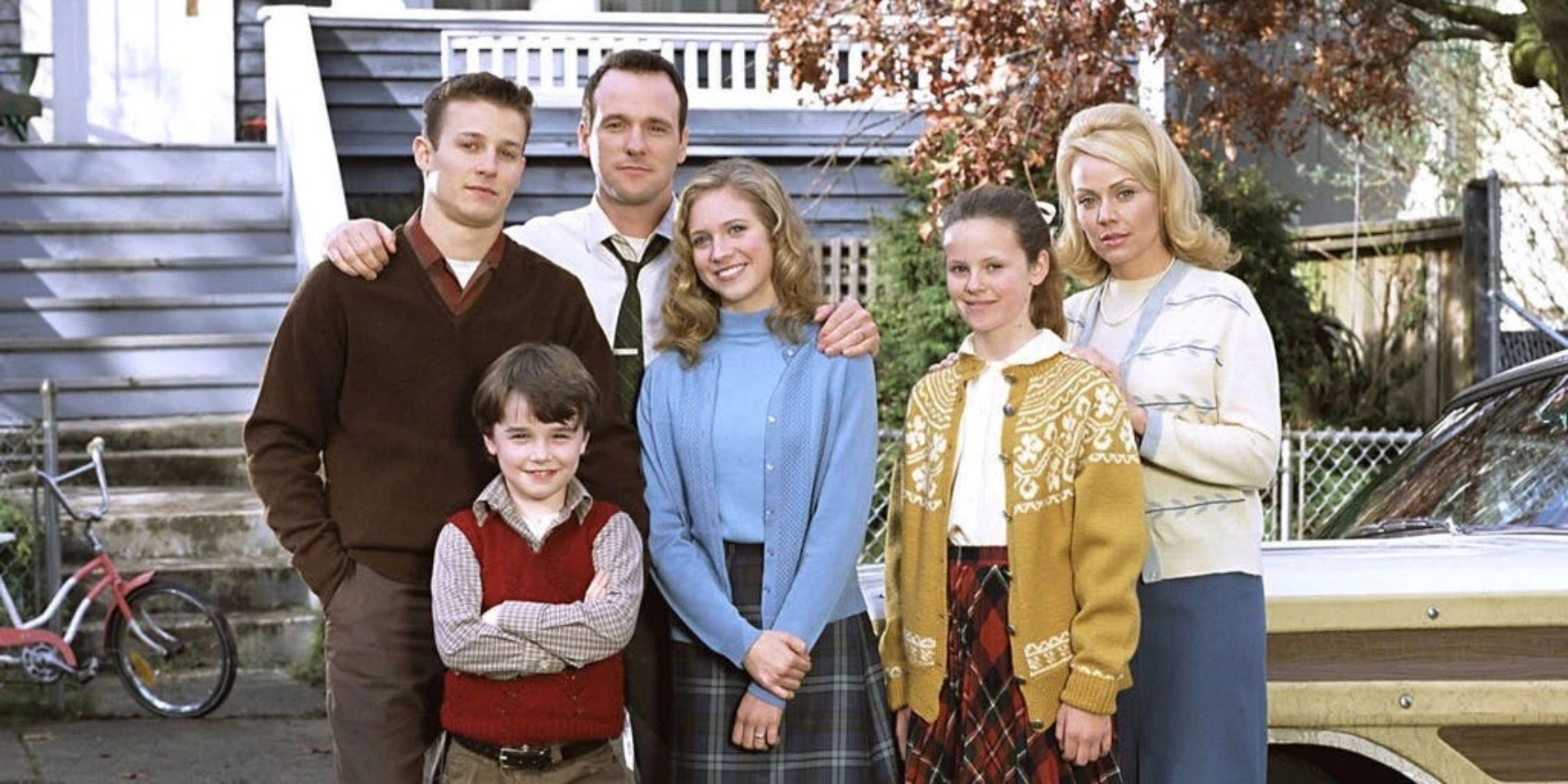 Actor Will Estes in a group photo of the family from American Dreams