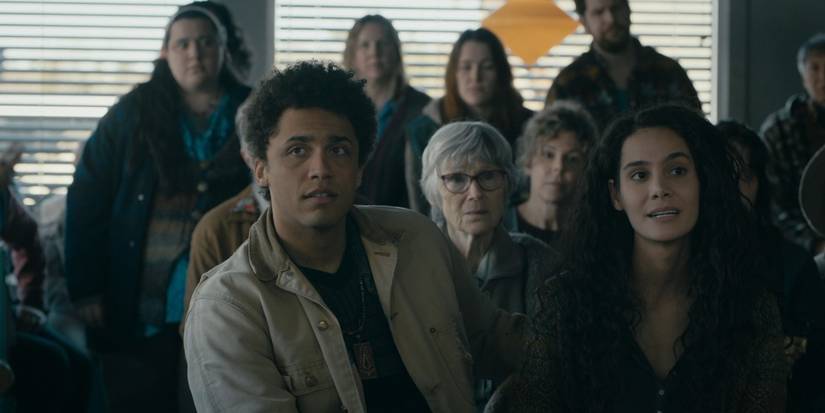 Ellis and Tabitha at the town meeting in From season 3, episode 5 