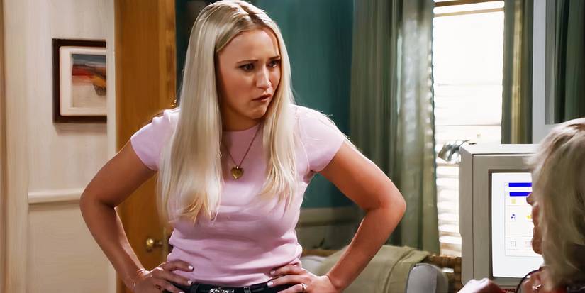 Emily Osment as Mandy McAllister looking confused in Georgie & Mandy's First Marriage episode 1