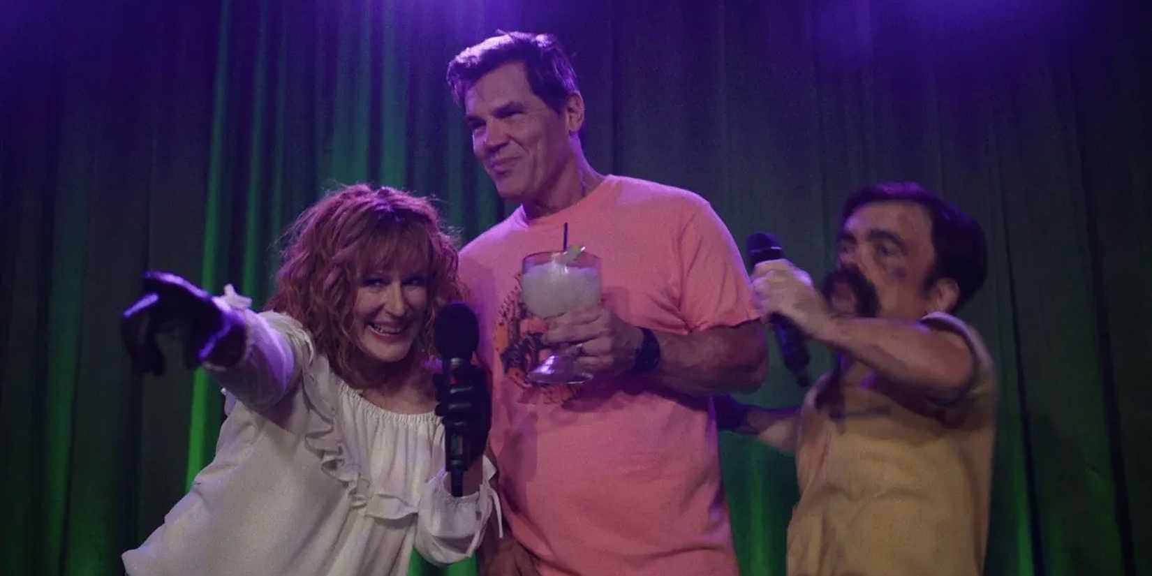 The Riff Brothers Brothers Review: Josh Brolin & Peter Dinklage's Inferior Twins Riff Is ...