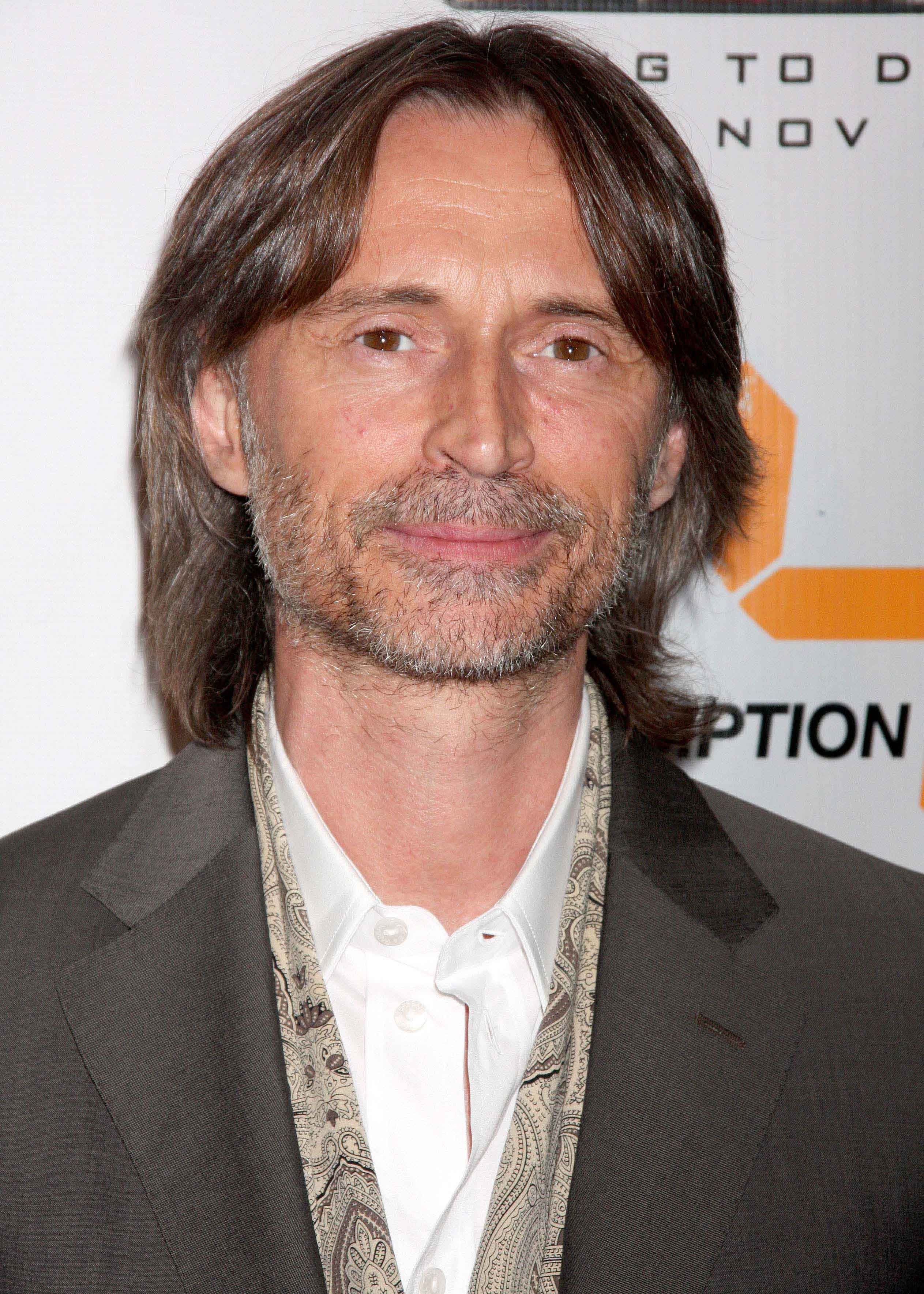 Headshot Of Robert Carlyle