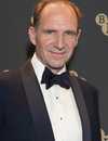 Headshot di Ralph Fiennes