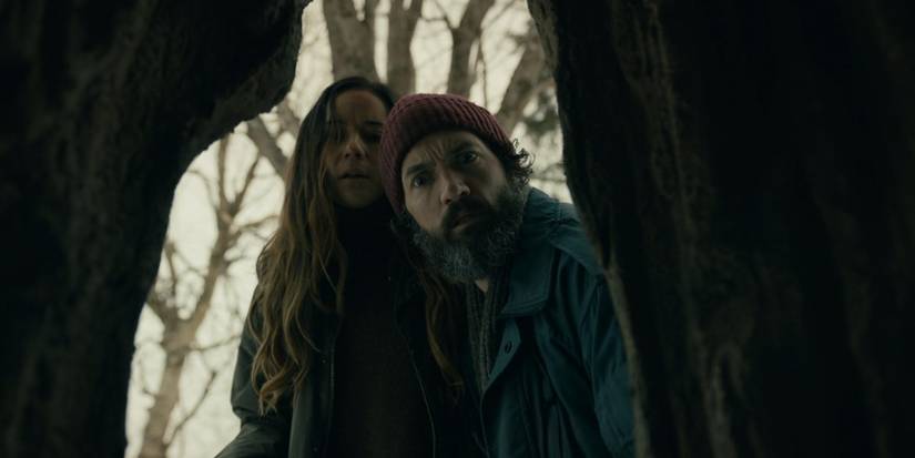 Jade and Tabitha looking through the faraway tree in From season 3, episode 5