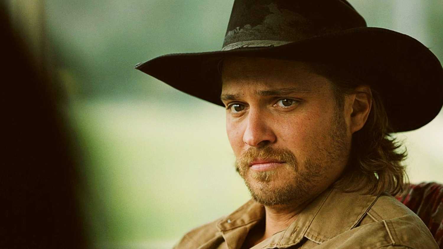 Kayce Dutton is looking concerned in Yellowstone season 5.