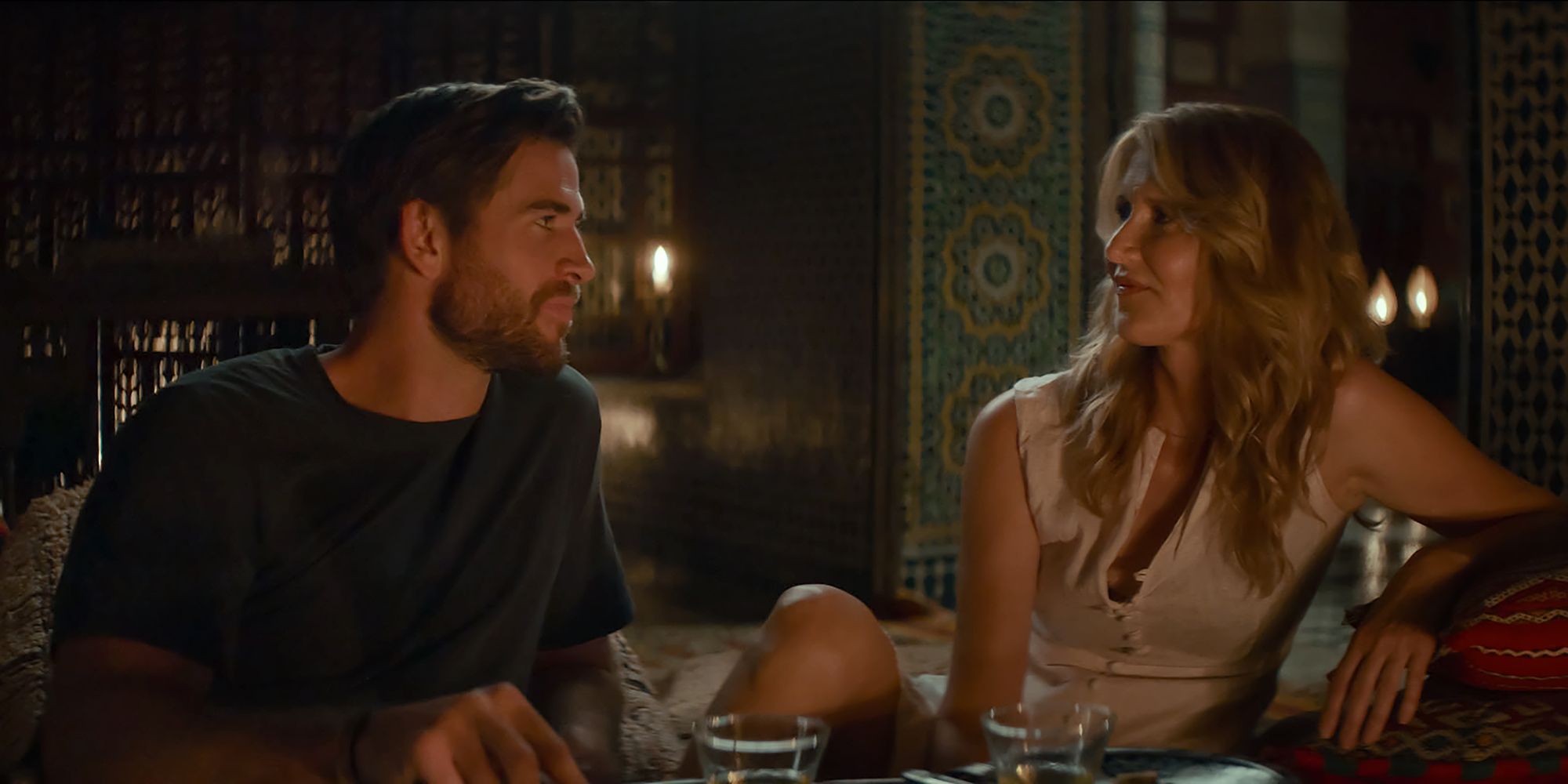 Explicación del final de Lonely Planet: ¿Terminan juntos los personajes de Laura Dern y Liam Hemsworth?