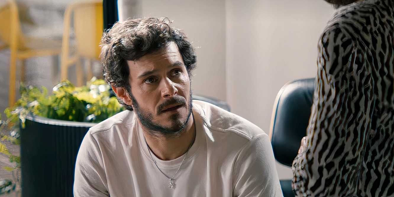 noah-nobody-wants-this-adam-brody How Old Kristen Bell & Adam Brody Are In Nobody Wants This