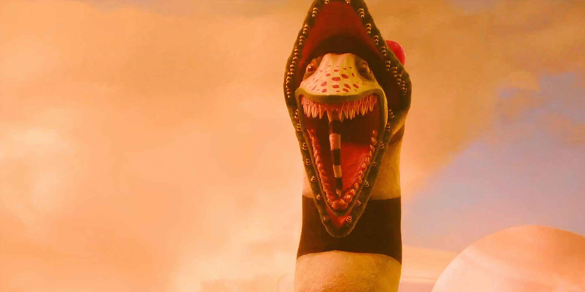 "Ride On The Coattails Of Dune": How Tim Burton's Beetlejuice 2 Upgrades The Sandworms