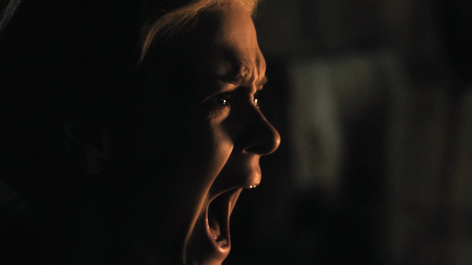 Hold Your Breath Review: Sarah Paulson Is Great In Psychological Horror Hold Your Breath Review: Sarah Paulson Is Great In Psychological Horror