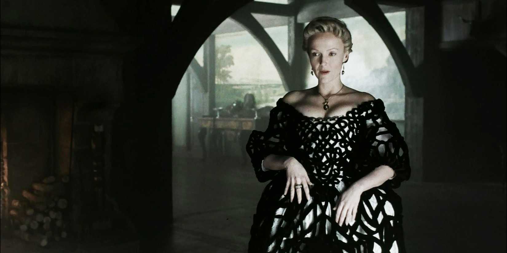 Sleepy Hollow Lady Van Tassel