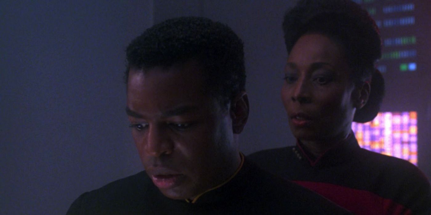 Star Treks First Black Female Captain Was The Actress Who Played Geordis Mother On TNG