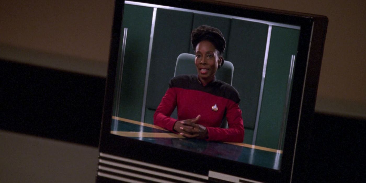 Star Treks First Black Female Captain Was The Actress Who Played Geordis Mother On TNG