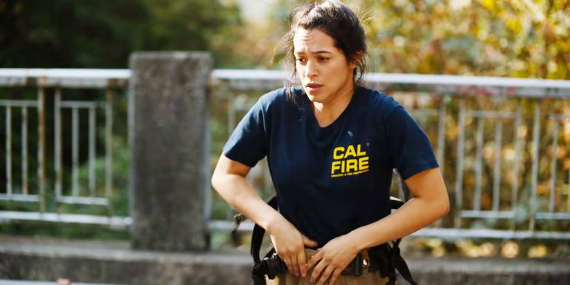 Stephanie Arcila as Gabriela Perez responding to an emergency in Fire Country season 1 episode 9