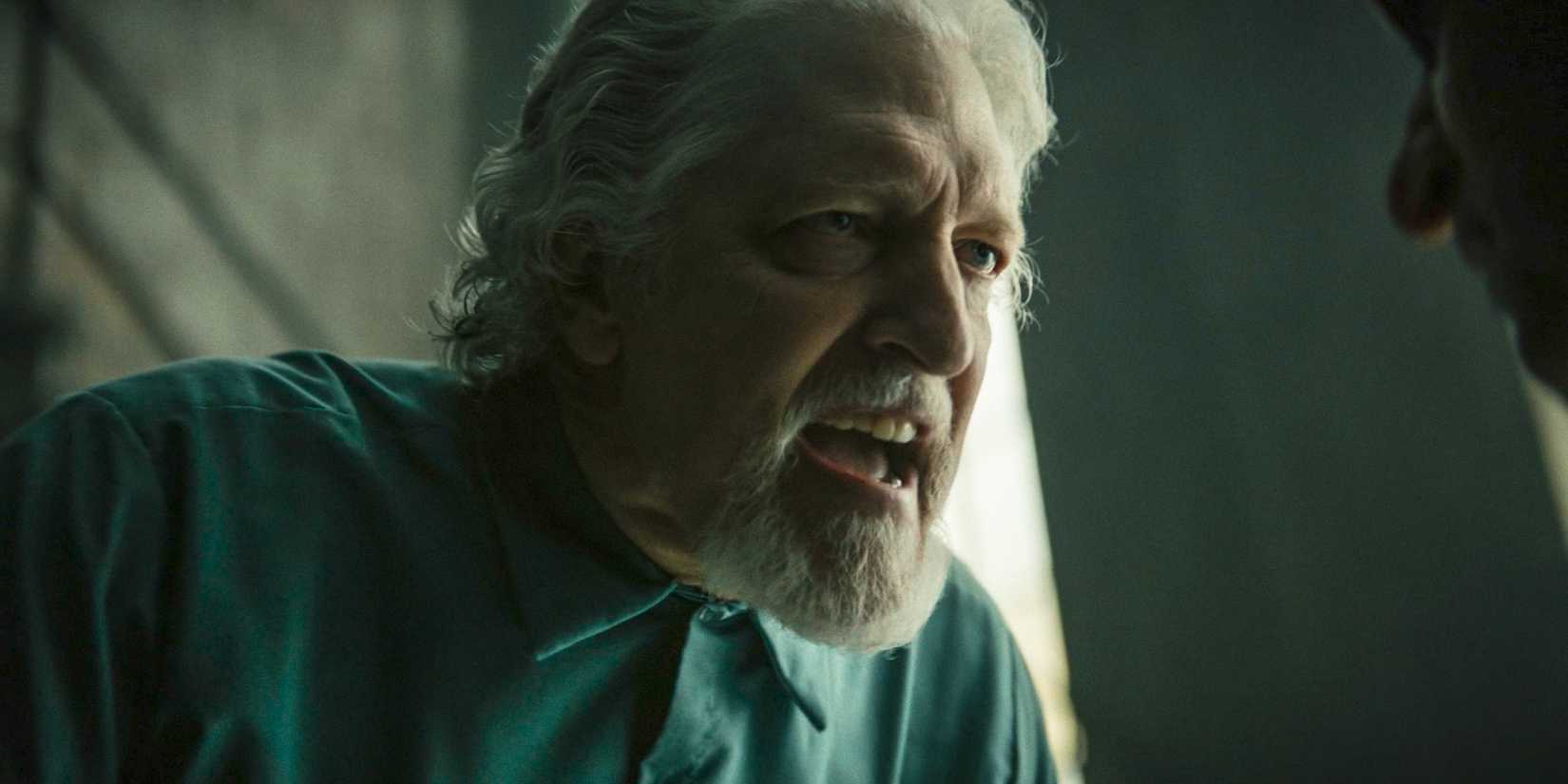 Clancy Brown como Salvatore Maroni em The Penguin