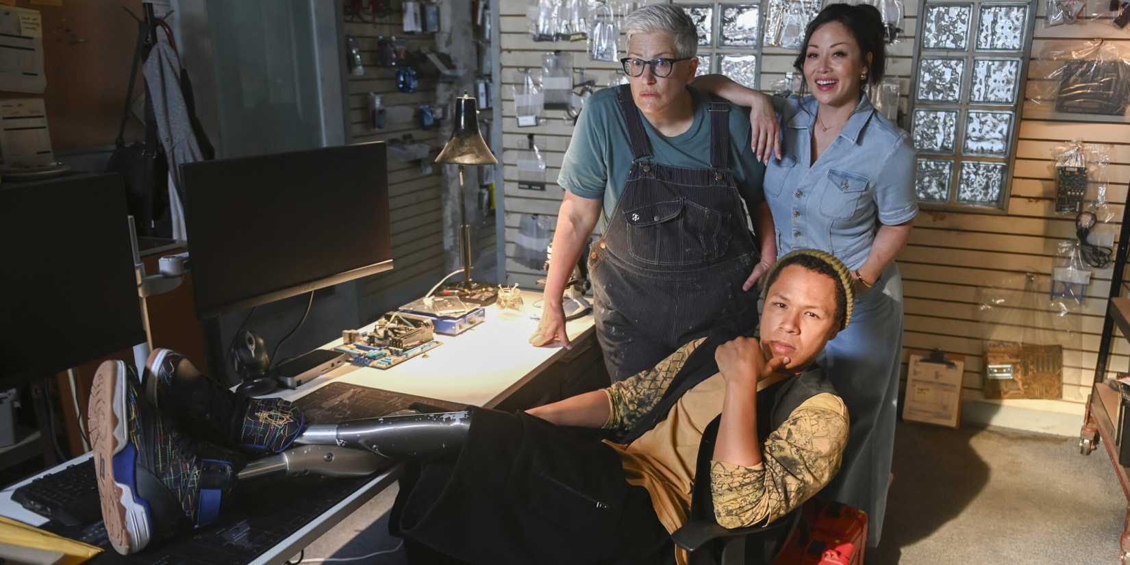 Abby McEnany, Fiona Rene, & Eric Graise Behind The Scenes Of Tracker Season 2, Episode 1, "Out Of The Past"