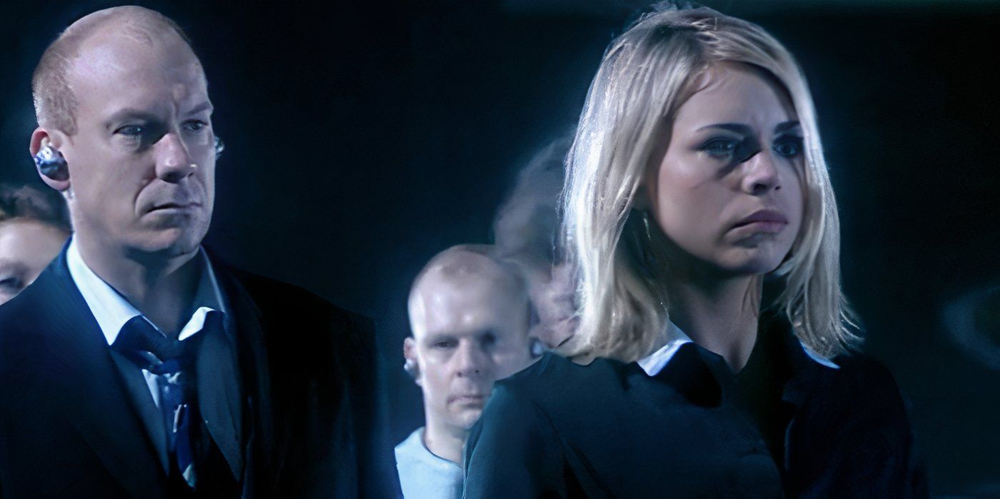 Shaun Dingwall as Pete Tyler and Billie Piper as Rose Tyler wearing Cybus Industries' EarPods in the Doctor Who episode Age of Steel.