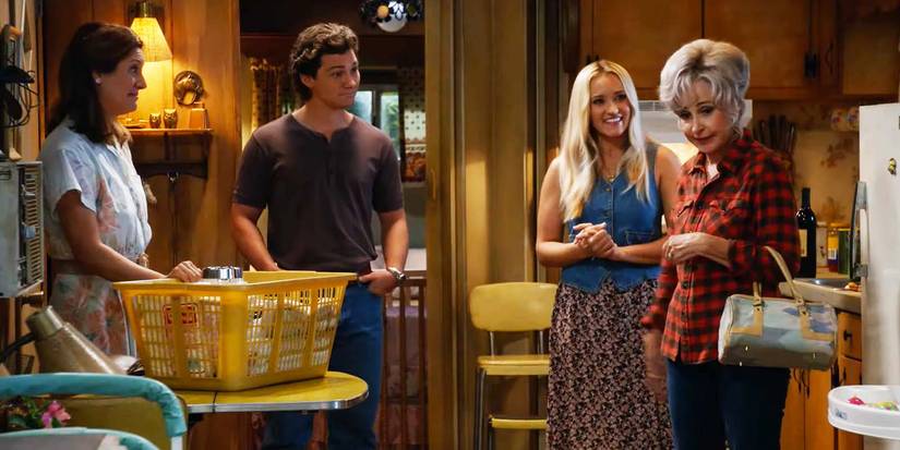Mary, Georgie, Mandy, and Meemaw stand in the kitchen in Georgie and Mandy's First Marriage