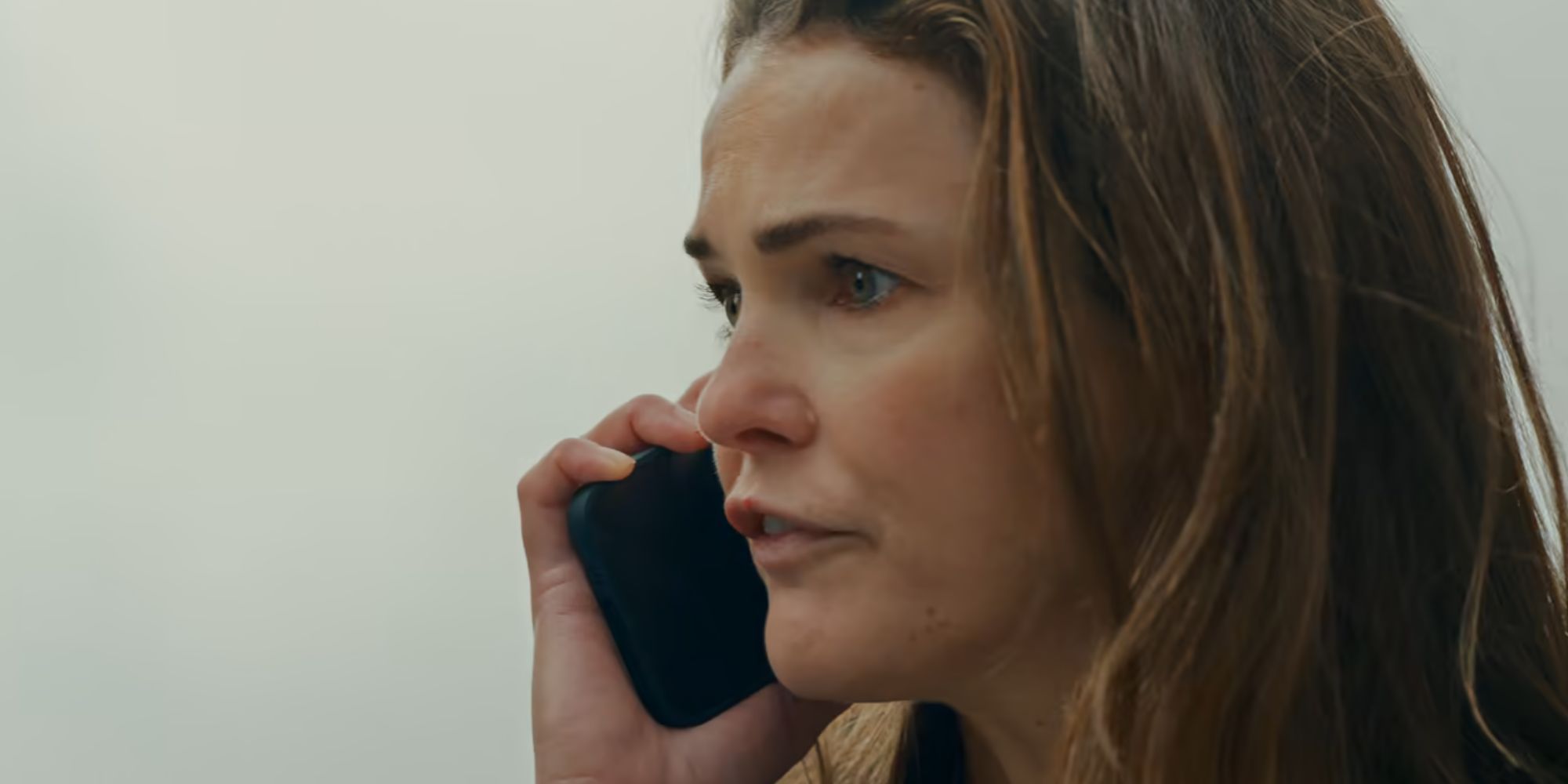 Keri Russell on the phone as Kate Wyler in The Diplomat