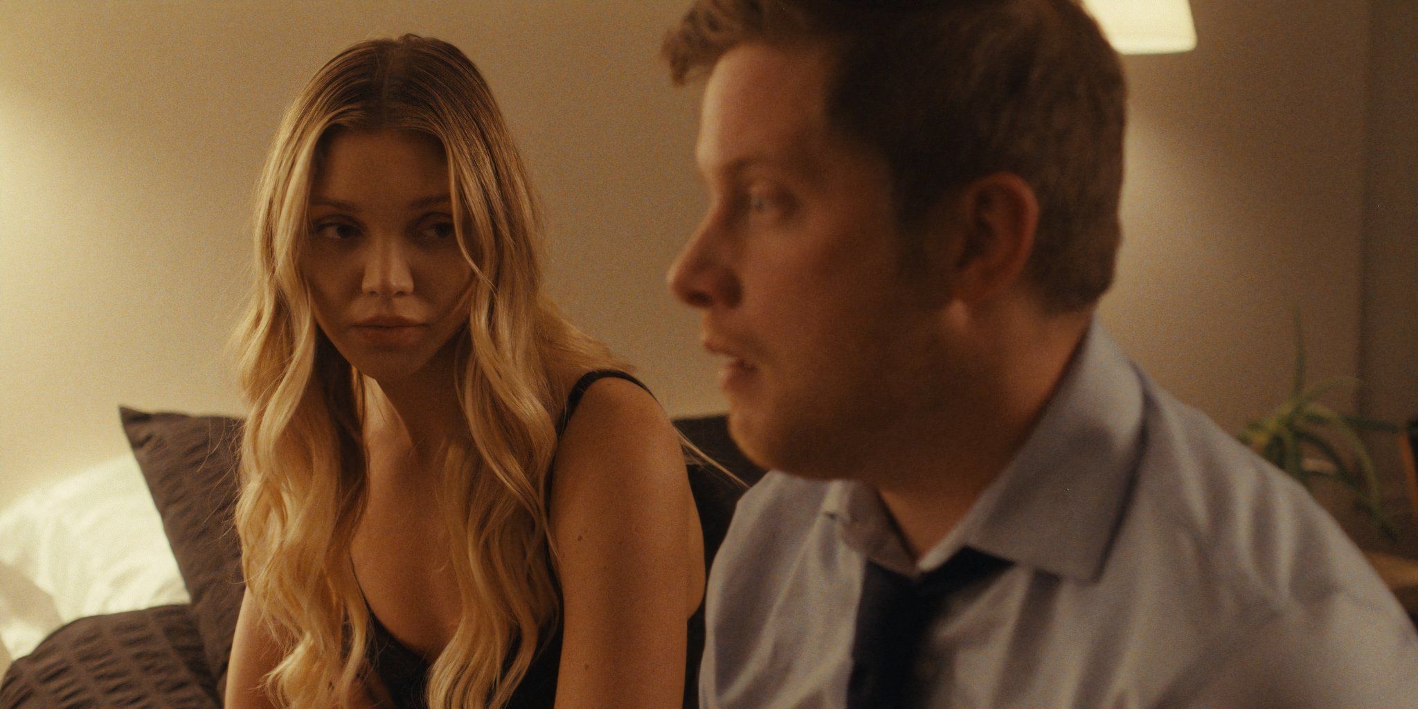 Love Bomb Review: This Mystery Thriller's Poor Execution