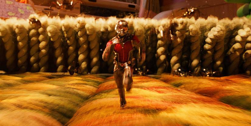 Homem-Formiga correndo em Homem-Formiga