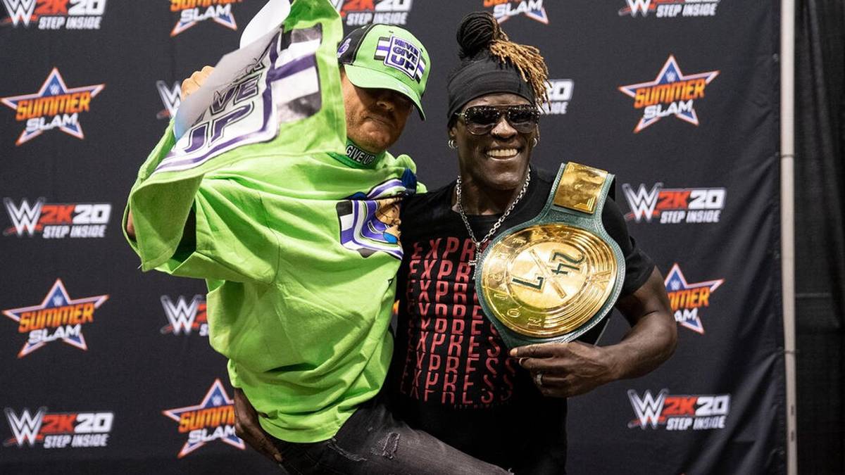 R-Truth's 10 Funniest Moments in WWE